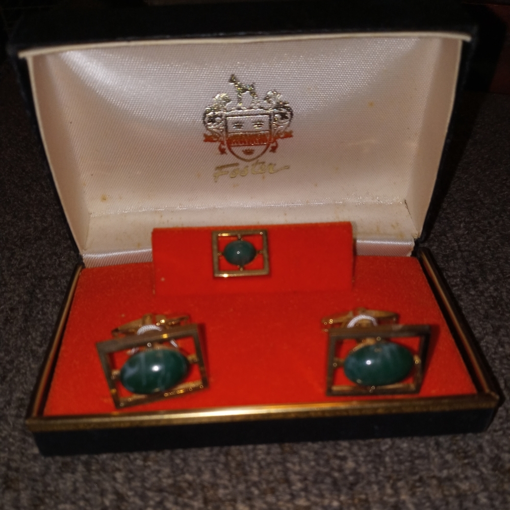 Cuff links and tie clip